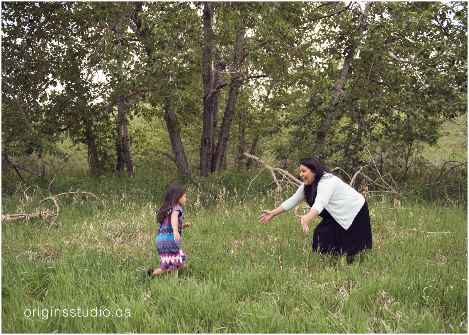 Calgary Photographer, family photographers in Calgary specializing in families children and newborns_0001