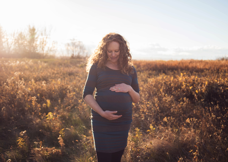 Calgary newborn, family, child and maternity photographer specializing in maternity photography_0026_0105